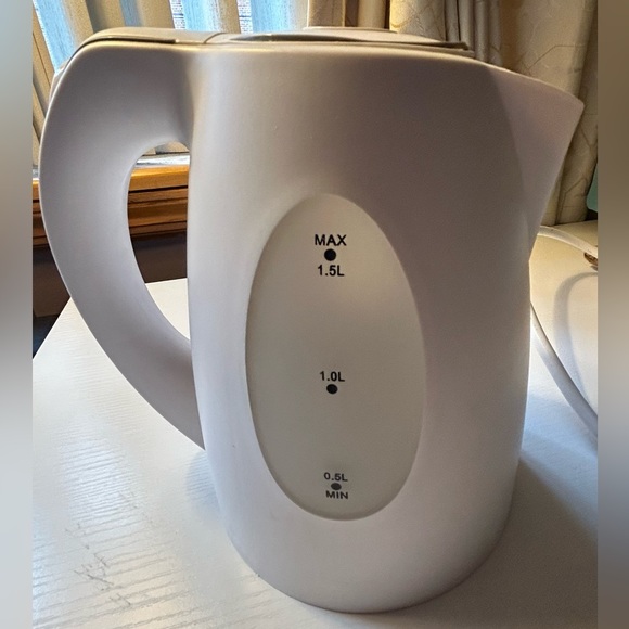 Premium 1250- 1500W Electric Kettle 1.5L cordless - Picture 2 of 7